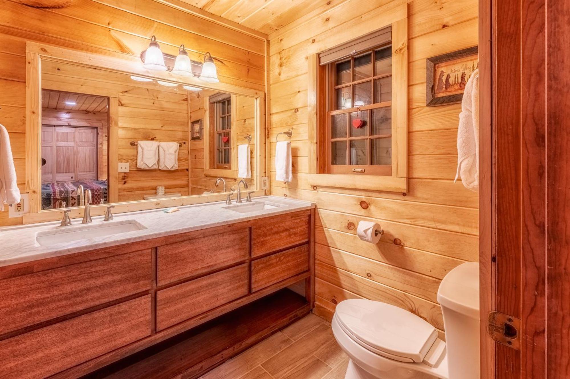 Real Log Cabin With Amazing Views, Hot Tub, Sauna, Games แกตลิงเบิร์ก ภายนอก รูปภาพ