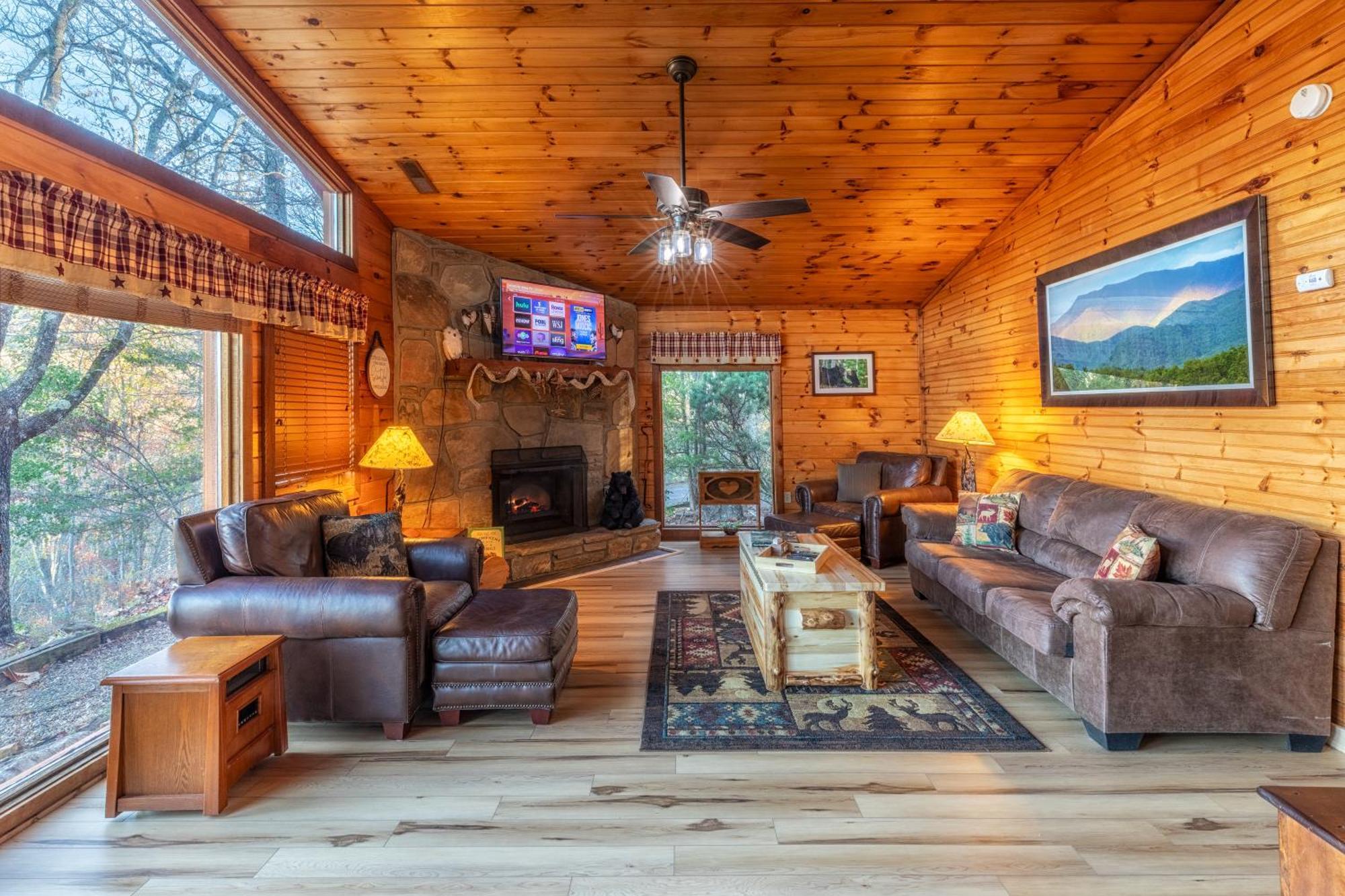 Real Log Cabin With Amazing Views, Hot Tub, Sauna, Games แกตลิงเบิร์ก ภายนอก รูปภาพ