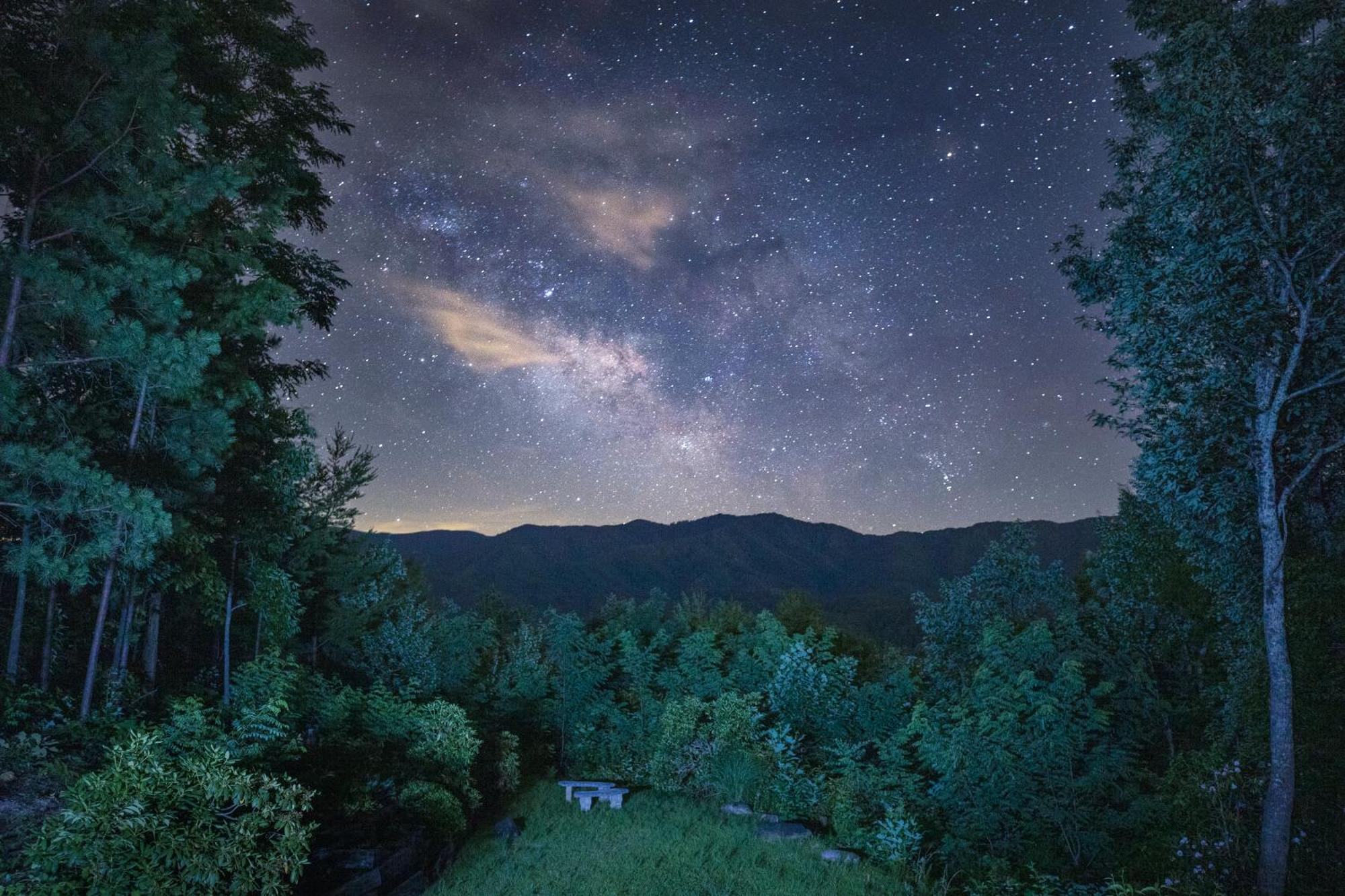 Real Log Cabin With Amazing Views, Hot Tub, Sauna, Games แกตลิงเบิร์ก ภายนอก รูปภาพ