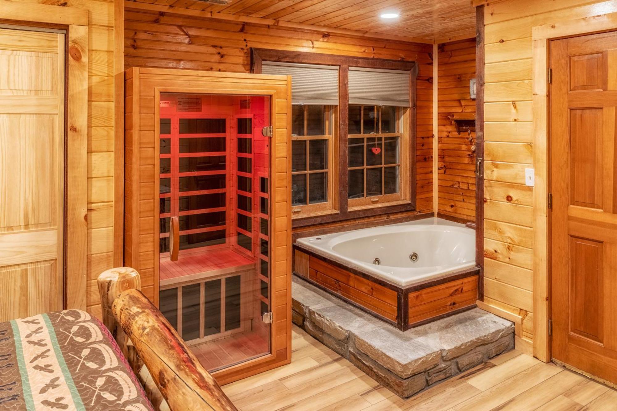 Real Log Cabin With Amazing Views, Hot Tub, Sauna, Games แกตลิงเบิร์ก ภายนอก รูปภาพ