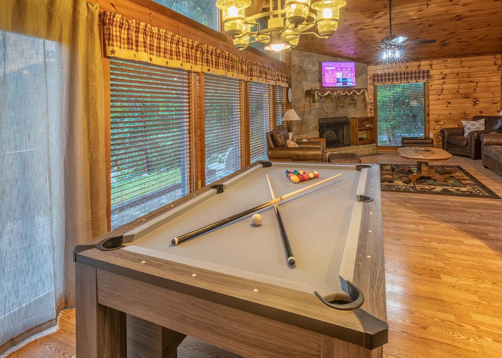 Real Log Cabin With Amazing Views, Hot Tub, Sauna, Games แกตลิงเบิร์ก ภายนอก รูปภาพ