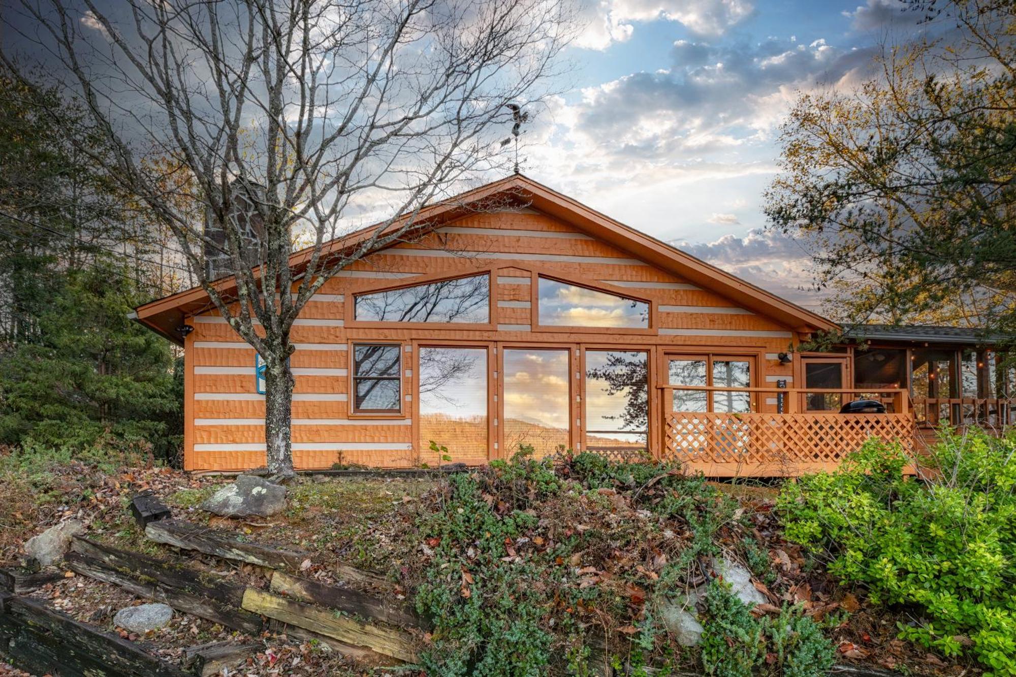 Real Log Cabin With Amazing Views, Hot Tub, Sauna, Games แกตลิงเบิร์ก ภายนอก รูปภาพ
