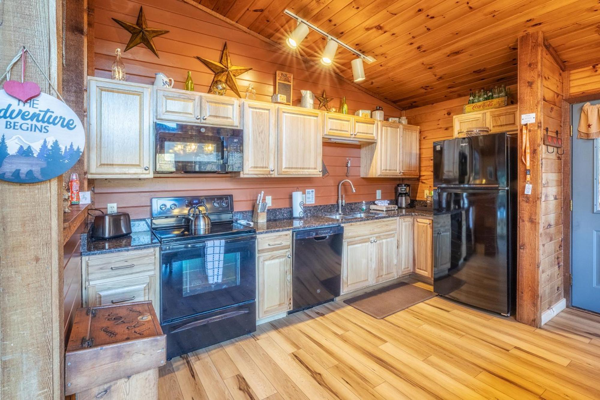 Real Log Cabin With Amazing Views, Hot Tub, Sauna, Games แกตลิงเบิร์ก ภายนอก รูปภาพ